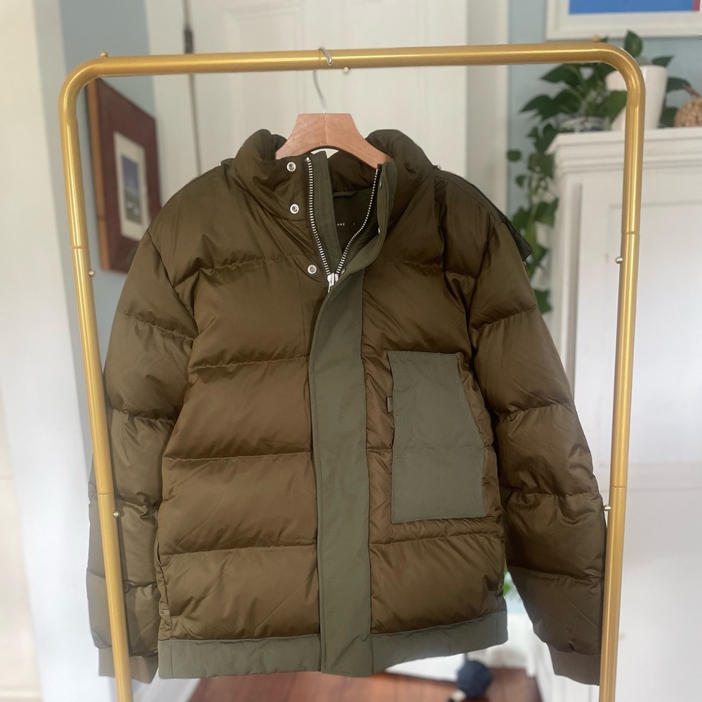 Everlane ReNew Short Puffer in Kalamata/Beech Size Small